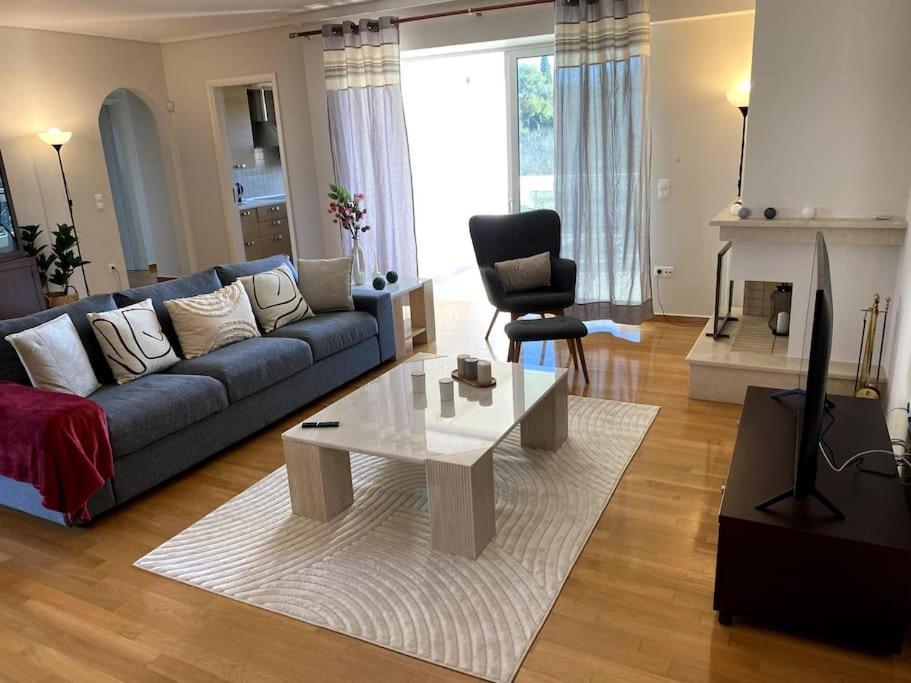 Luxury 4br With 3 Bathrooms In Marousi Appartamento