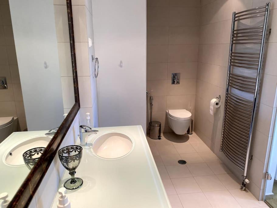 Luxury 4br With 3 Bathrooms In Marousi