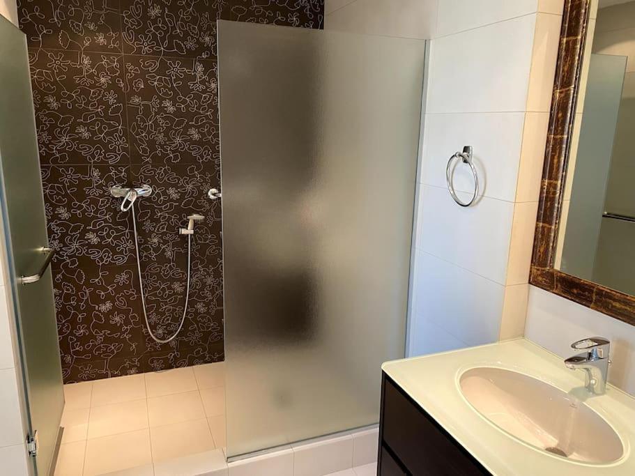 Luxury 4br With 3 Bathrooms In Marousi Appartamento *