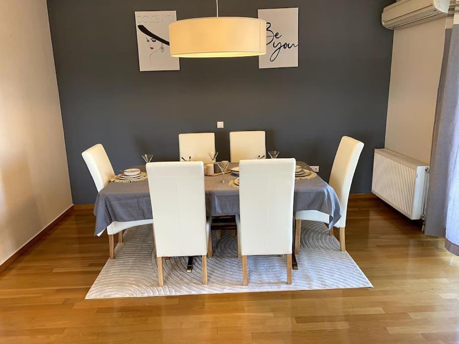 Luxury 4br With 3 Bathrooms In Marousi Atene